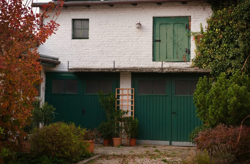 How to Declutter Your Garage: 5 Simple Tips