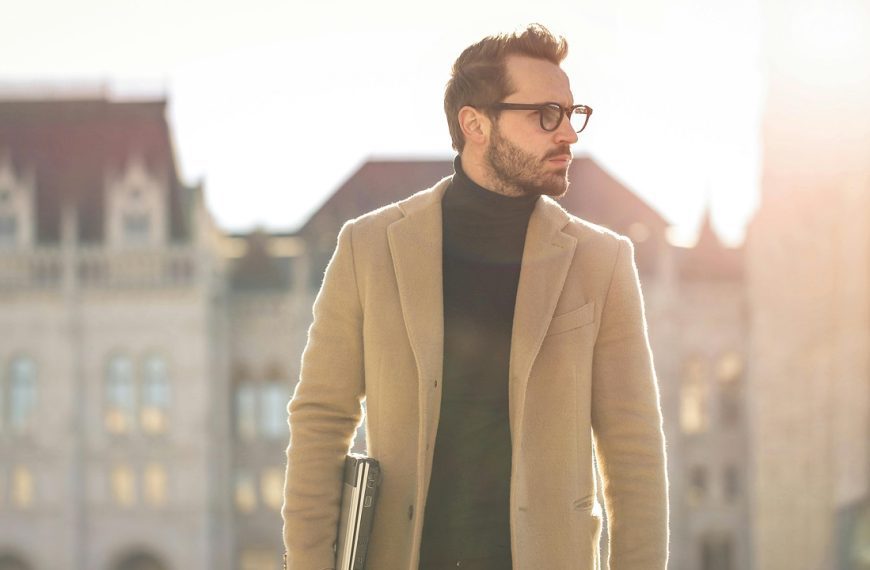 Men’s Fashion, man, simple wardrobe