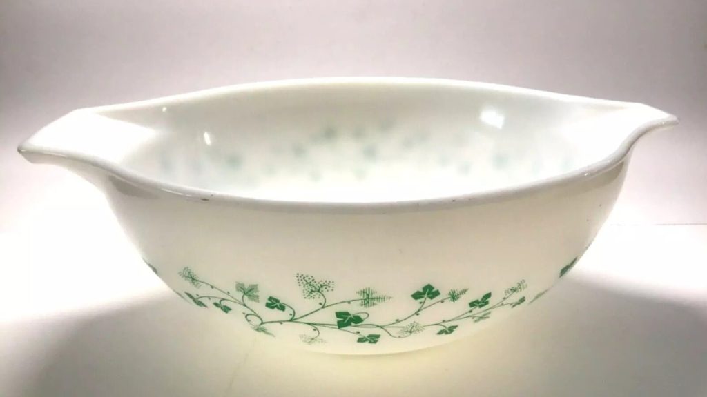 PYREX #444 4QT. MIXING BOWL - GREEN IVY VINTAGE PYREX