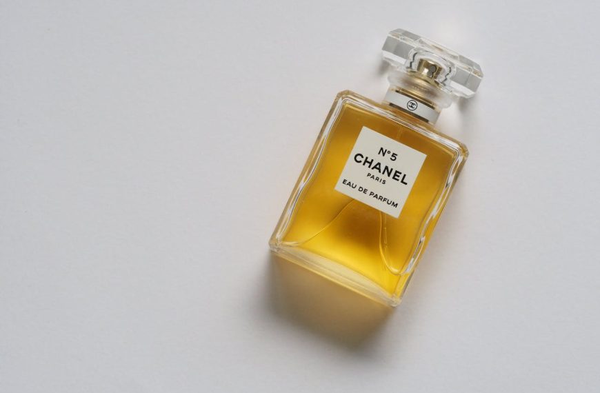 12 Vintage Perfume Bottles Worth More Than You Think