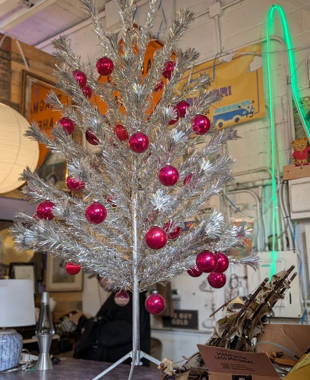 SPARKLER, STAR, POM POM 6 ft 91 BRANCHES ALUMINUM CHRISTMAS TREE 