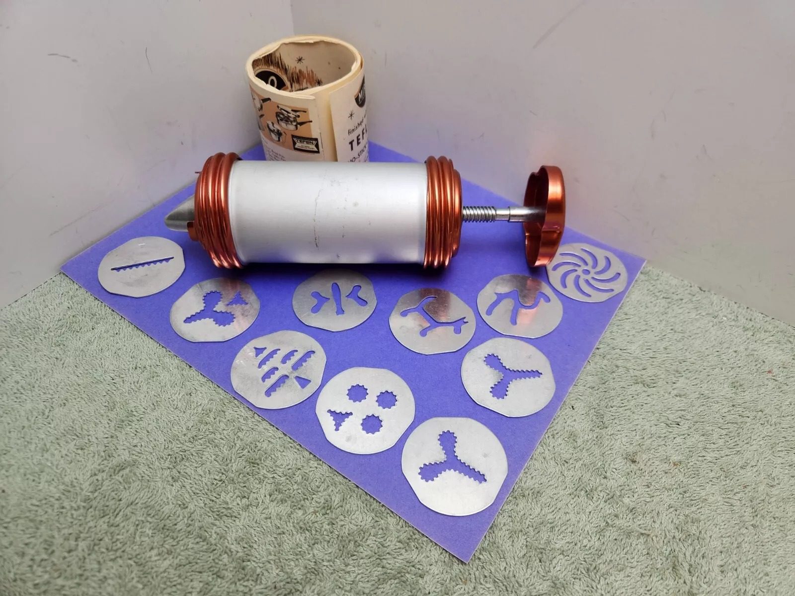 Vintage Mirro Aluminum Cookie Press 10 Disks