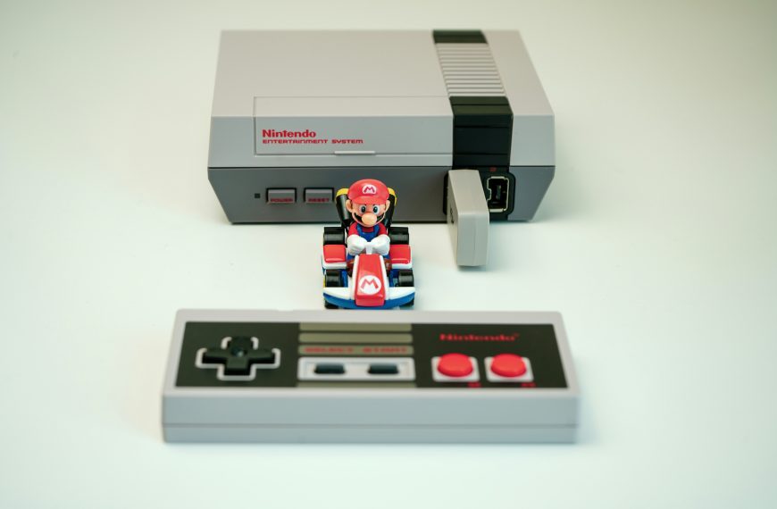 Nintendo - Mini with Mario Kart (FrontView)