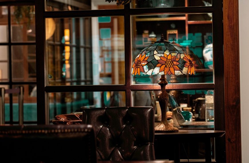 Tiffany Stained Glass Lamp