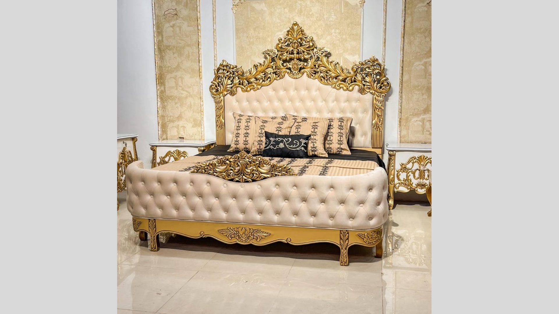 Victorian Ornate Bed, Handcrafted Mahogany King Size Bed Frame, Rococo Style Luxury Bedroom Set