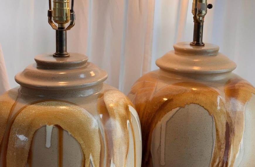 XL Vintage 1950s MCM Ceramic Glazed Drip Pottery Atomic Lamp