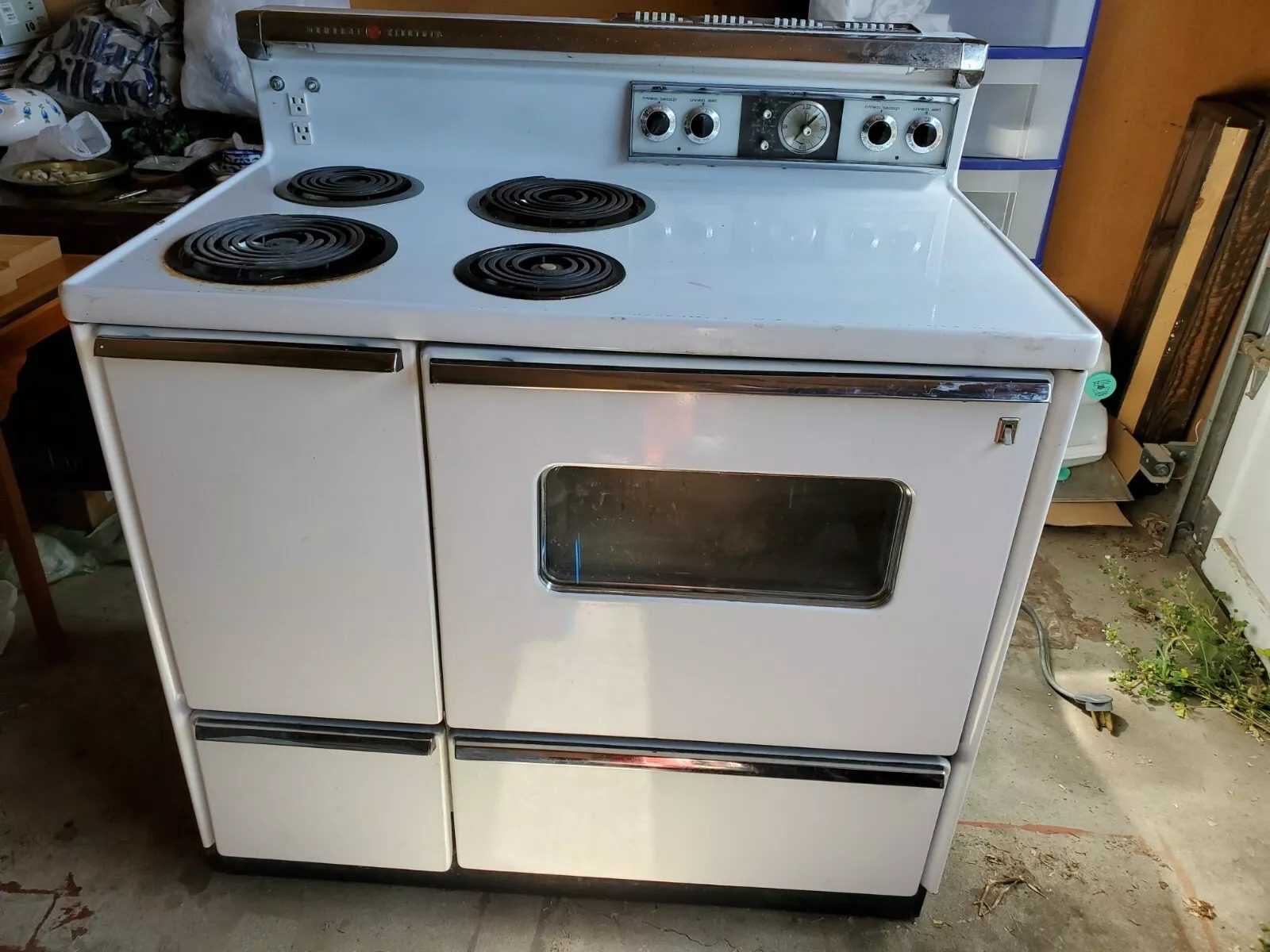 1940s General Electric Stove