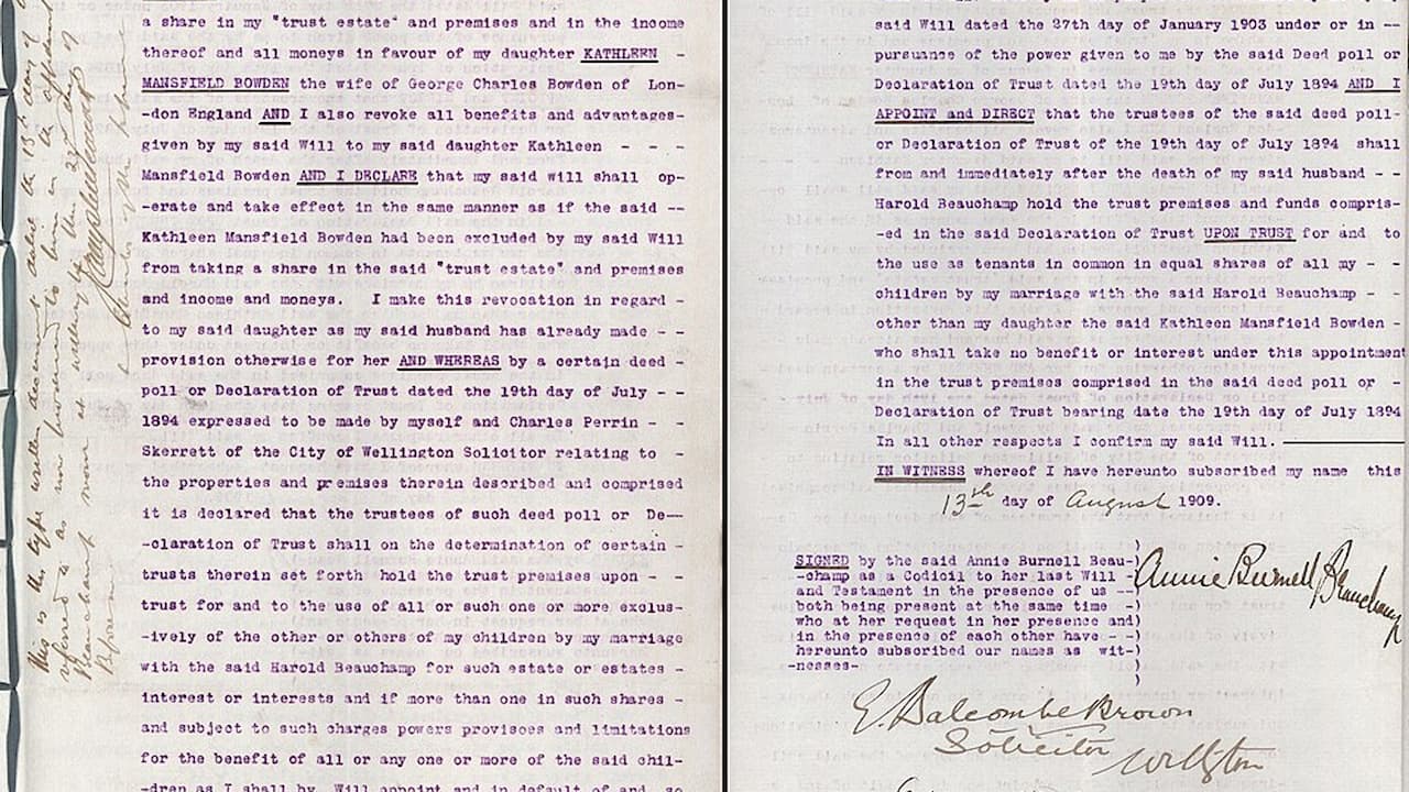 Typed official document in Spanish, two-page spread, legal or governmental text, purple ink stamps and signatures, visible annotations in red, official seal in lower right, structured paragraphs, formal language, legal formatting style, white background with typed text