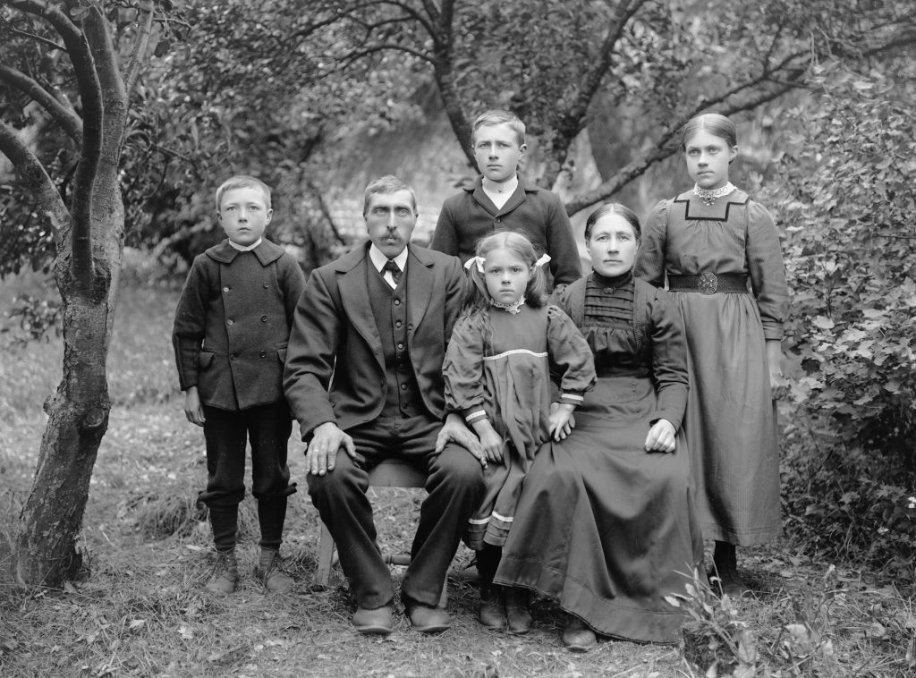 Swedish Family Portraits from the 1840s and 1850s