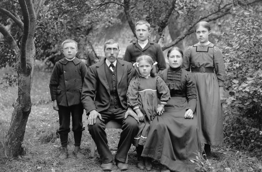 Swedish Family Portraits from the 1840s and 1850s