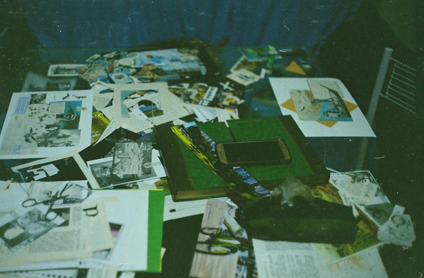 a lot of papers for declutter