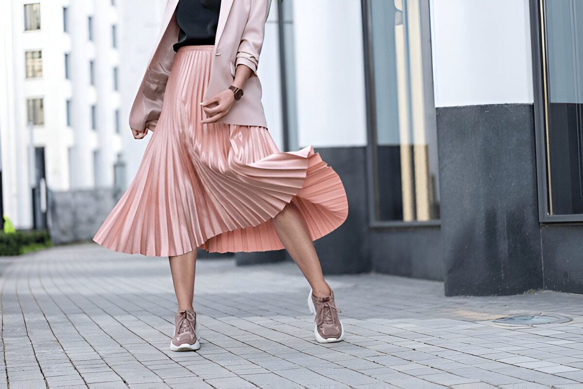 pleated skirt