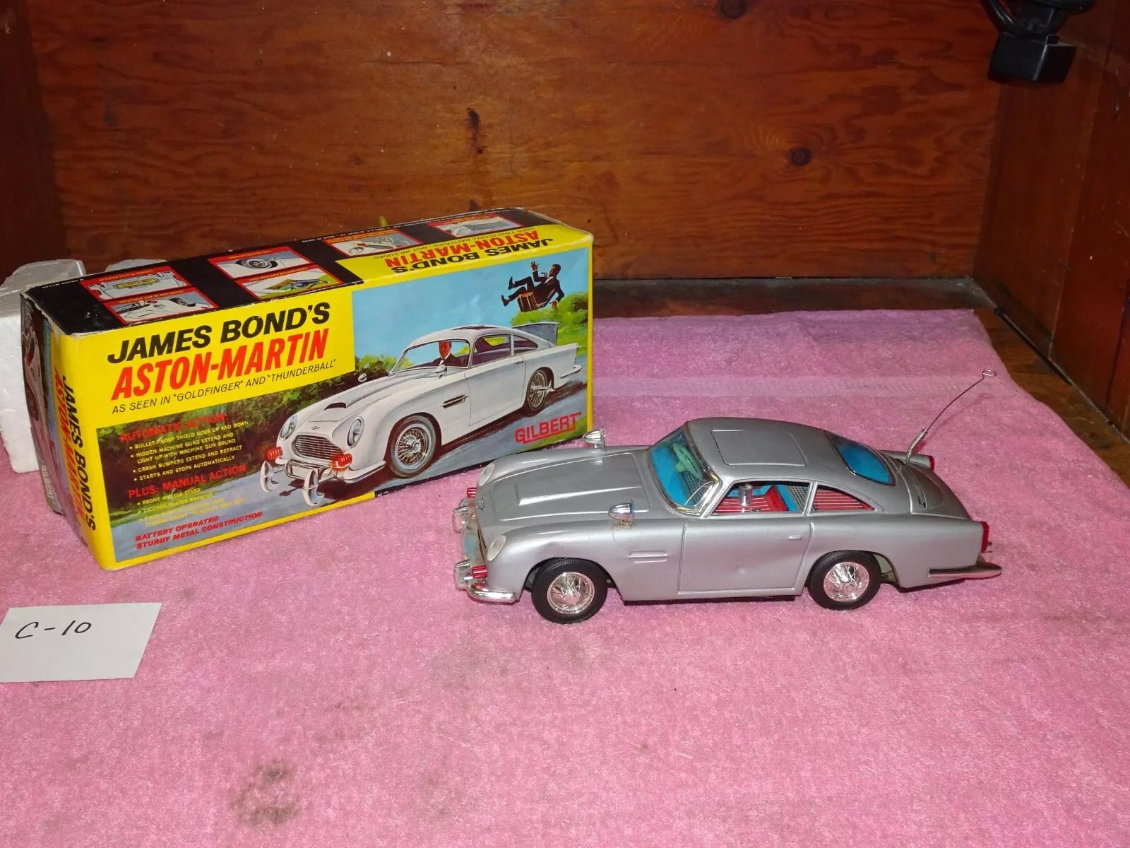 James Bond Aston Martin DB5