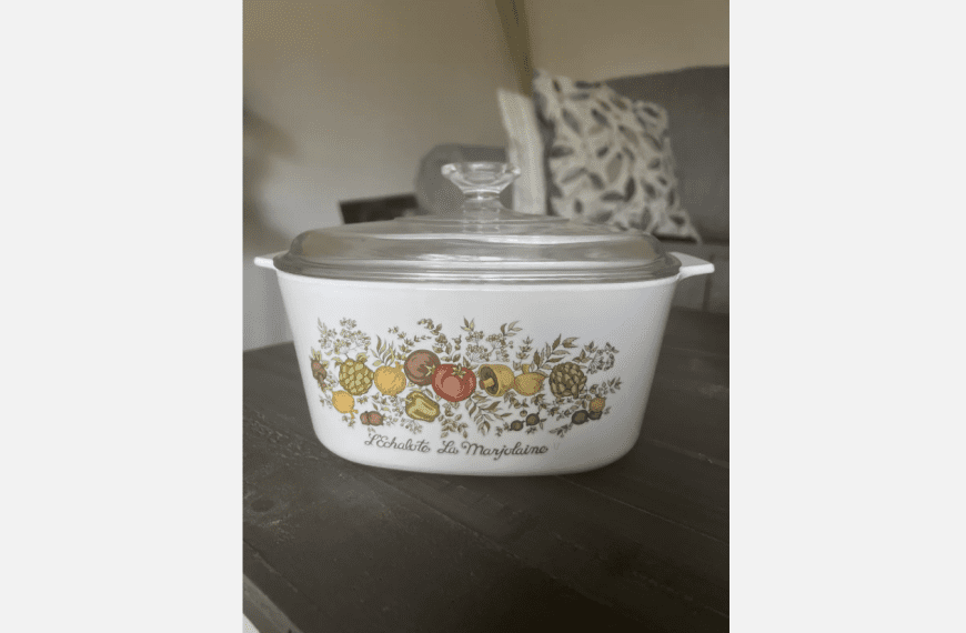 Pyrex casserole dishes