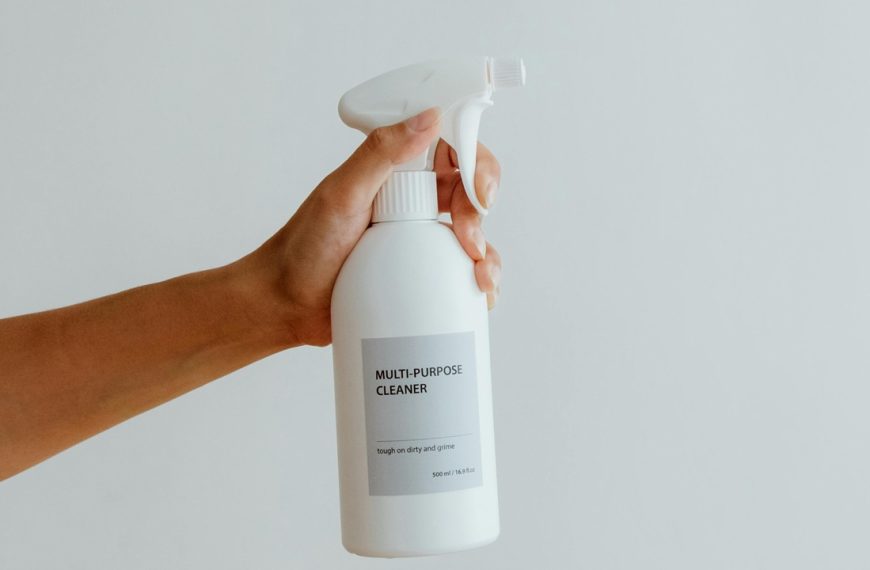 11 Cleaning Products Pros Skip…