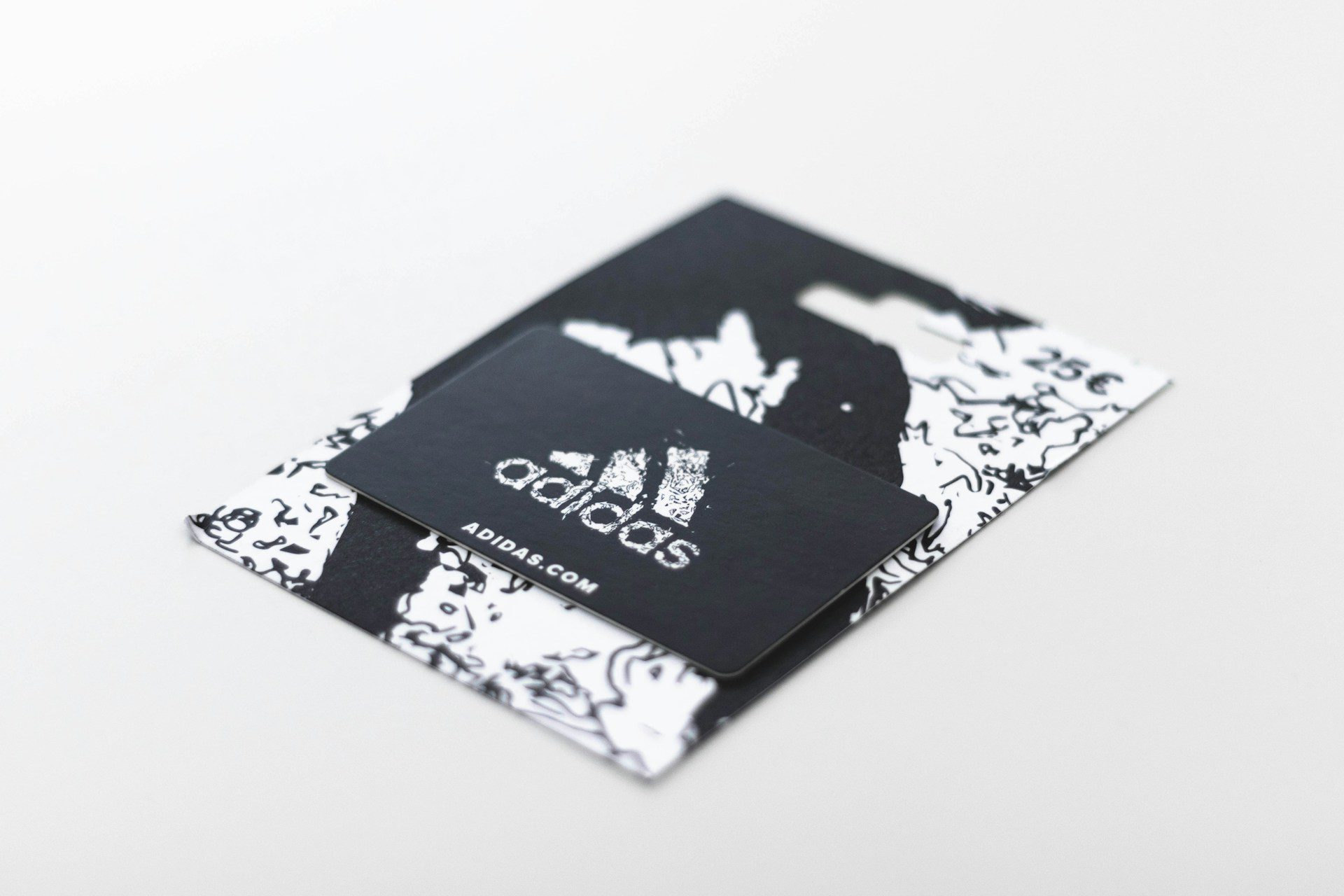 Adidas 25€ coupon card