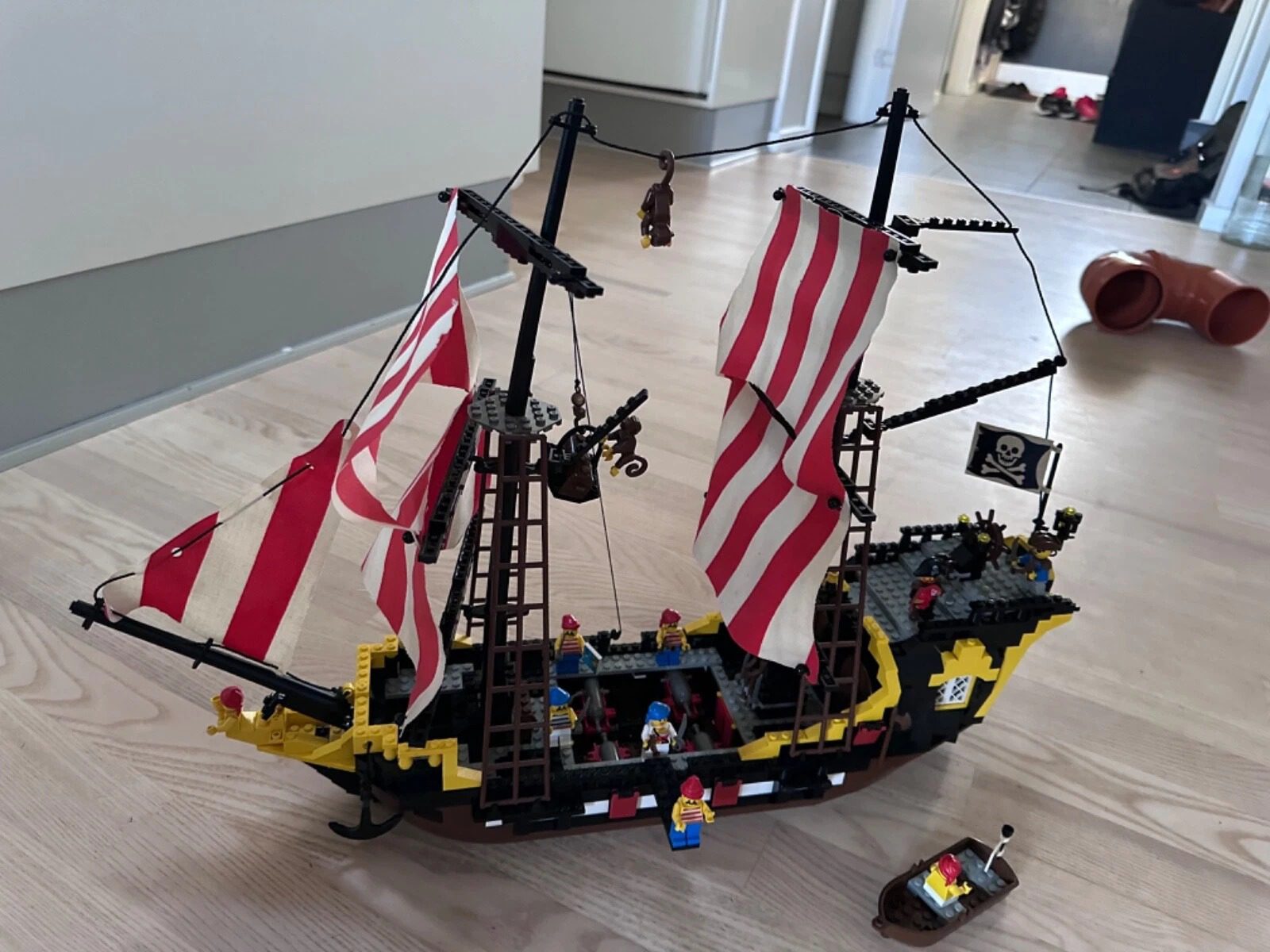 LEGO Pirates: Black Seas Barracuda (6285)