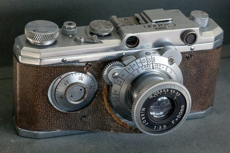 1936 Camera 11 old cameras worth more than their film – Decluttering Mom