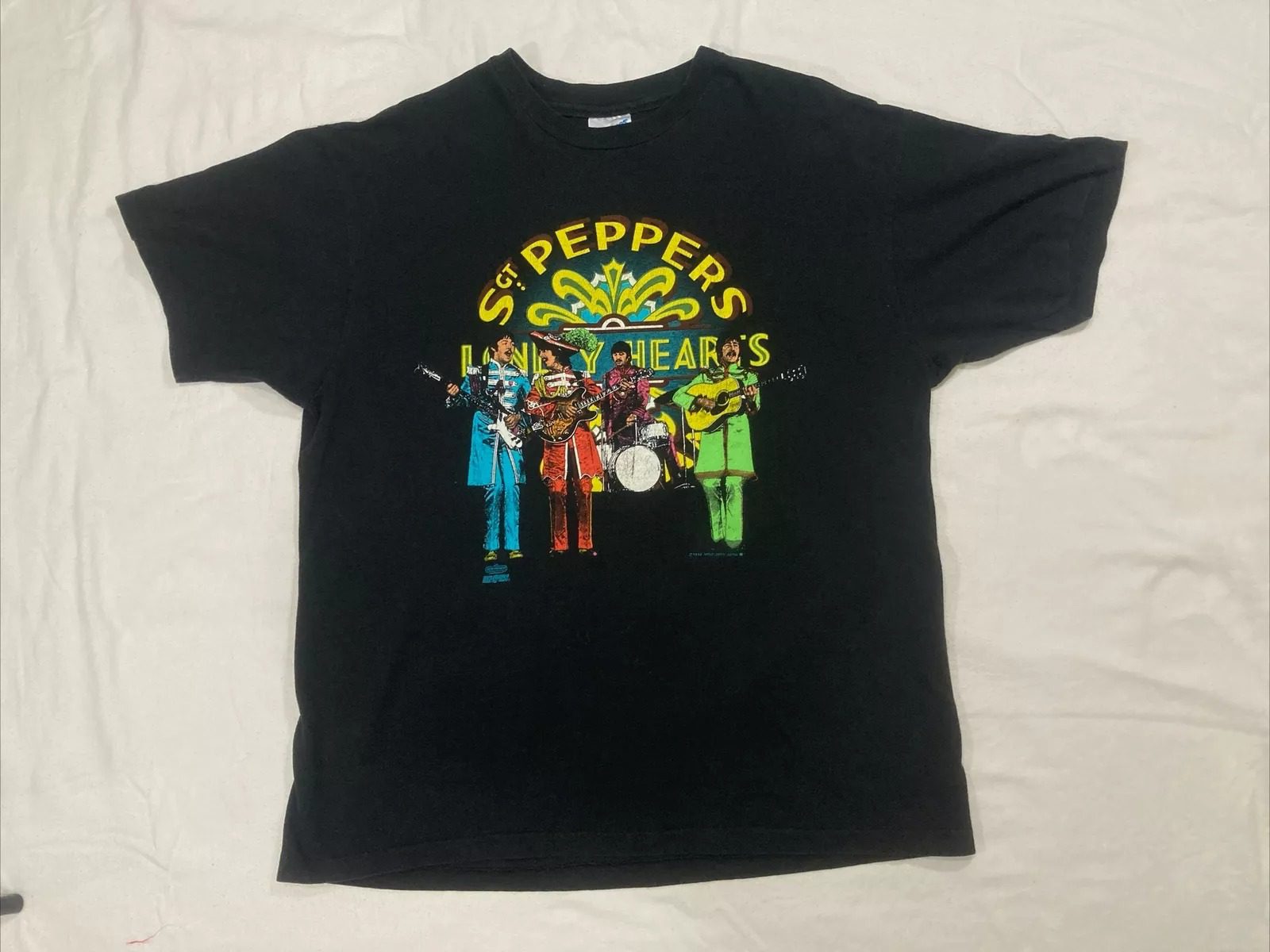 VTG 90s Beatles Sgt. Peppers Lonely Hearts Club T Shirt 25th Anniversary Single