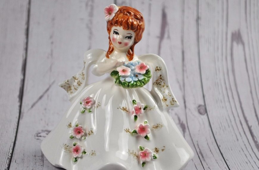 Lefton China Figurine