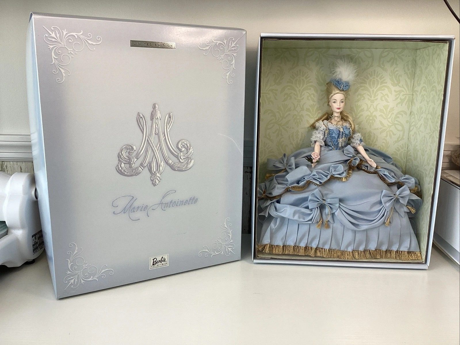 2003 MARIE ANTOINETTE BARBIE - 53991 - ORIGINAL BOX - LIMITED EDITION