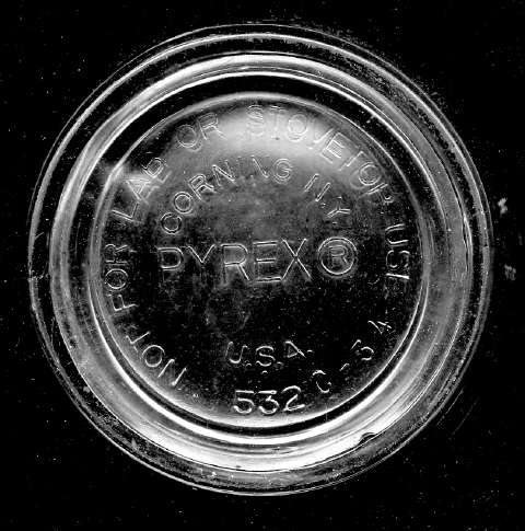 Bottom of the Pyrex cup with pyrex logo