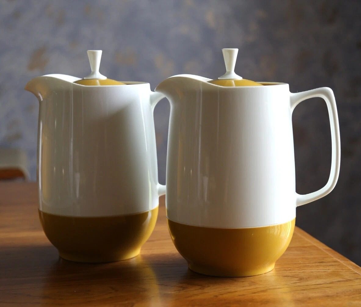 Vtg PAIR THERMOS Insulated HARVEST GOLD CARAFES Mid Century Modern Pitcher VGC