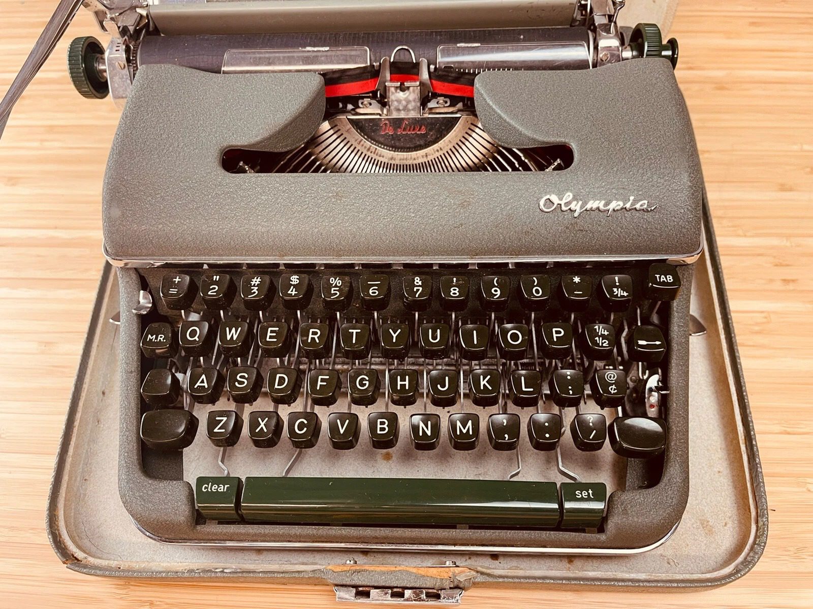 Working Vtg 1960s Olympia Typewriter SM3 De Luxe SM4 S Olive Green Working