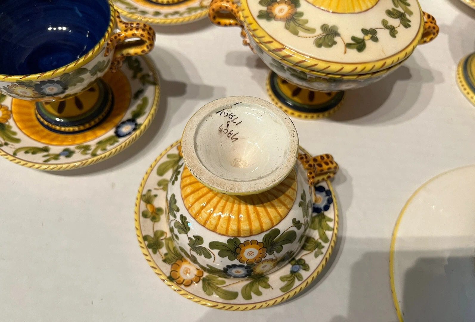 Vtg Majolica Italy Pottery Art Tea set 20 Pieces