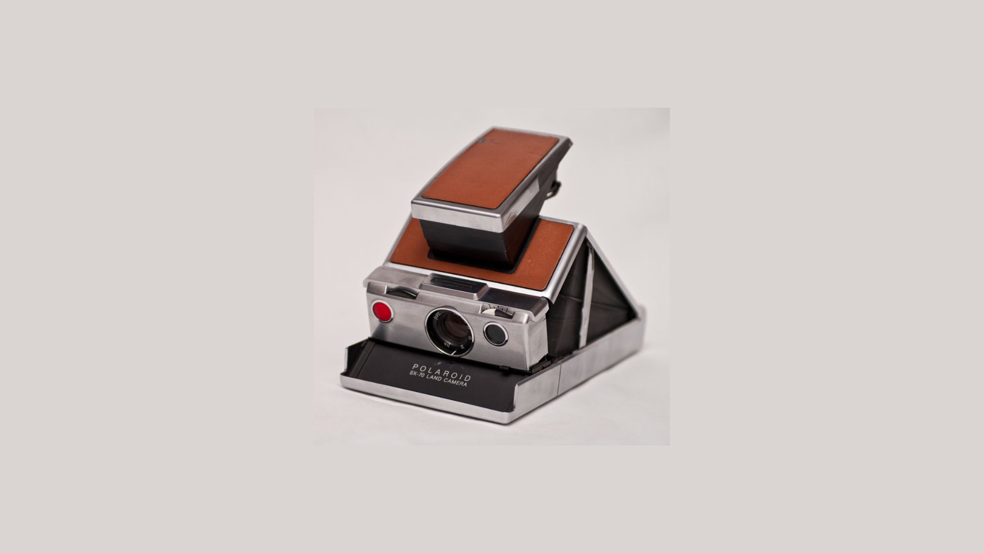 My Polaroid SX-70 which I found at a flea market a few years ago. I thought I paid much for this obsolete beast at the time, 20€. But when I checked on ebay a few days ago people are paying up to 100USD for them.
