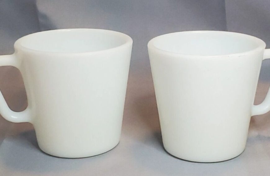 Pyrex Milk Glass Coffee Mugs Set Of 2 WHITE