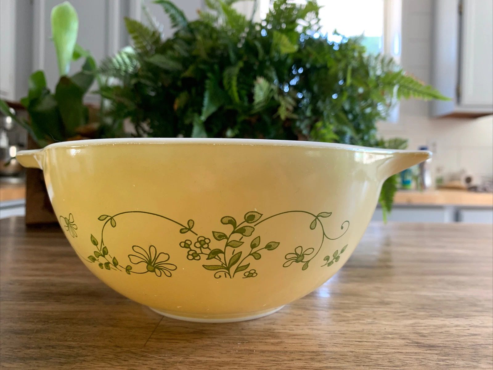 Vintage Pyrex Shenandoah Cinderella Yellow 1.5L Nesting Mixing Bowl #442