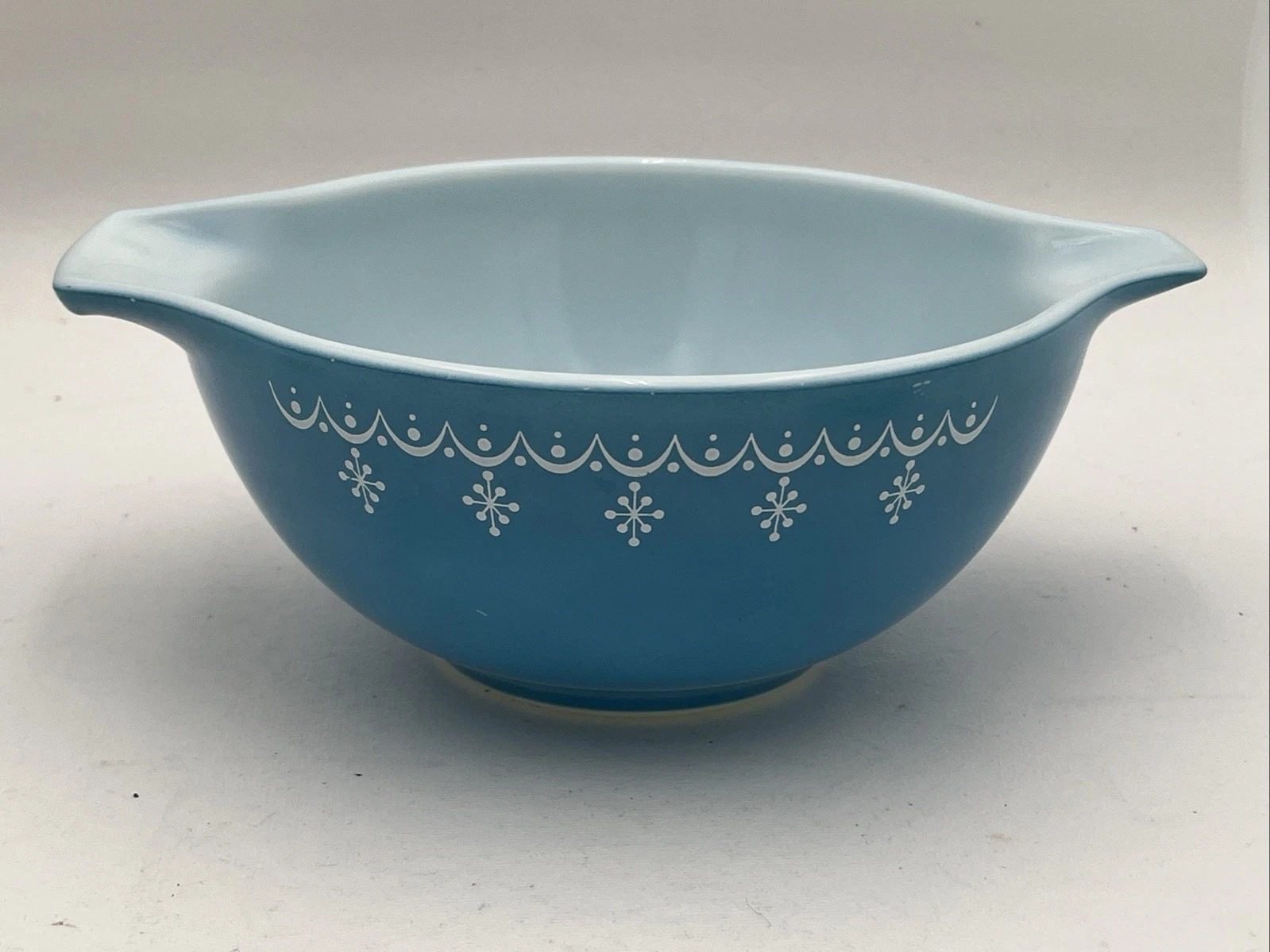 VINTAGE PYREX 442 CINDERELLA 1.5 QT BOWL SNOWFLAKE GARLAND MIXING BOWL U.S.A.