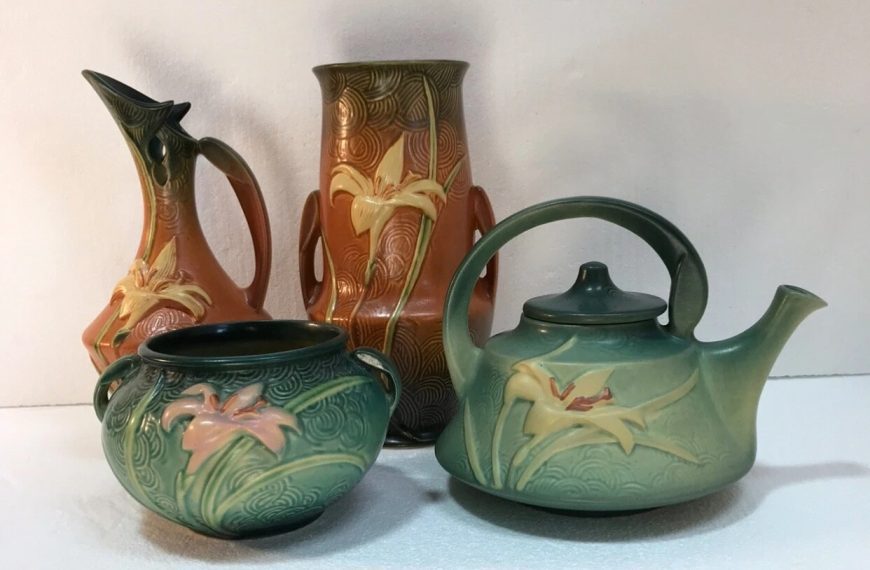 Roseville Zephyr Lily vintage art pottery ewer vase 1946 23-10