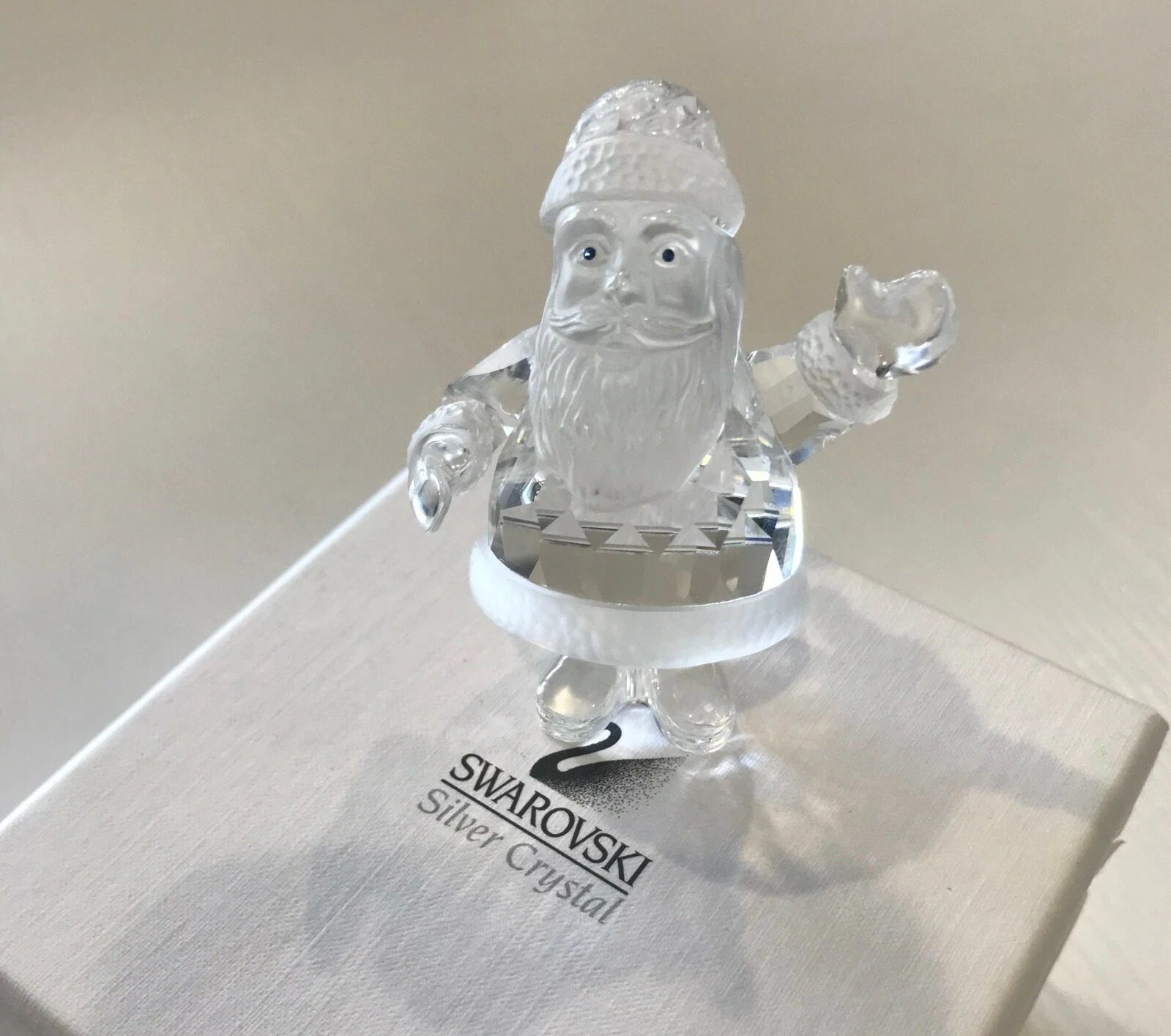 RETIRED Swarovski Crystal SANTA CLAUS Blue Eyes 221362 with Box 2 3/8" Tall