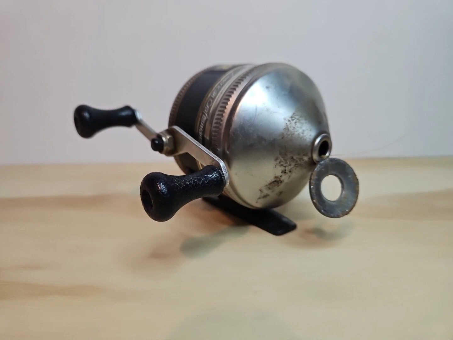 FISHING REEL Vintage Zebco 33 Spincasting Plastic Foot 1987 Brunswick Corp USA