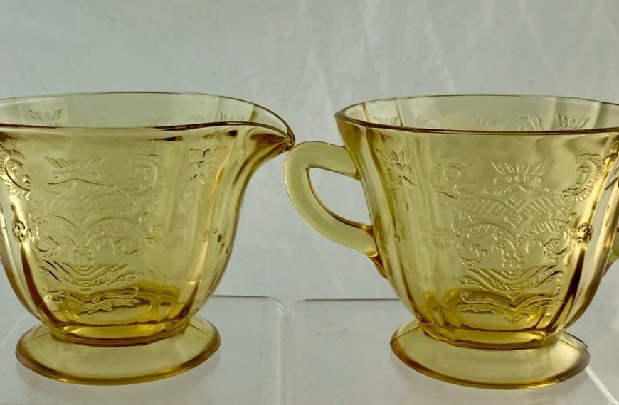 VINTAGE DEPRESSION ? YELLOW GLASS EMBOSSED CREAMER & SUGAR BOWL SET GLASSWARE
