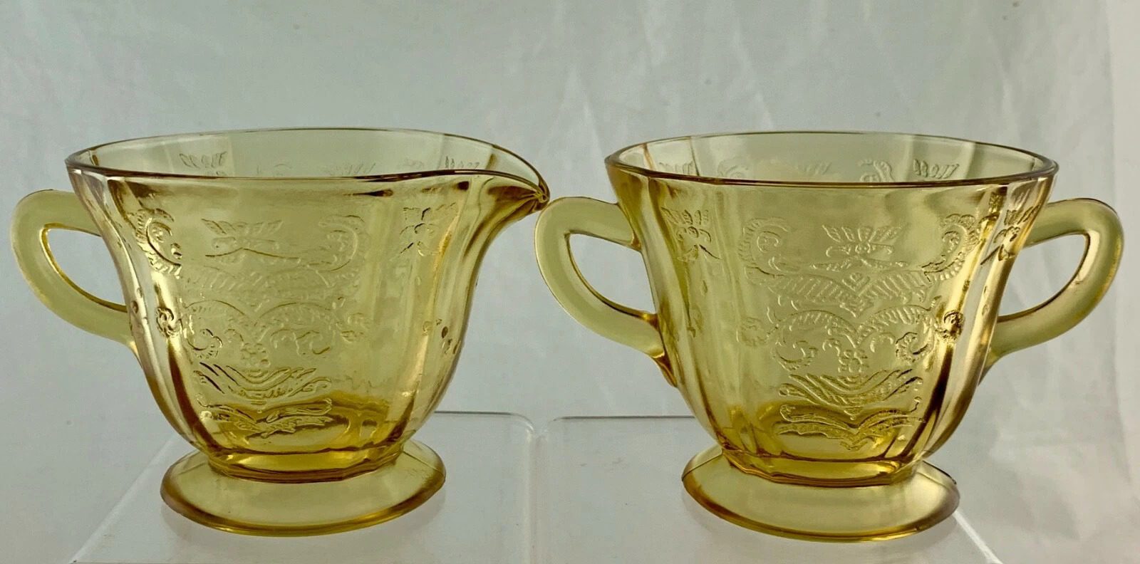 VINTAGE DEPRESSION ? YELLOW GLASS EMBOSSED CREAMER & SUGAR BOWL SET GLASSWARE