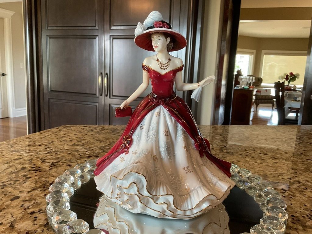 Royal Doulton figurine Pretty Ladies Figurines