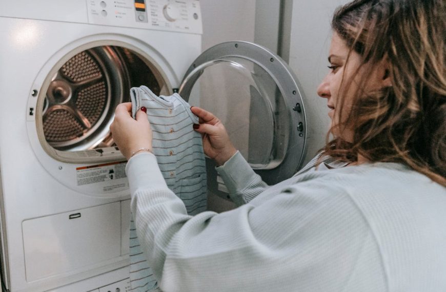 11 Laundry Habits That Wear…