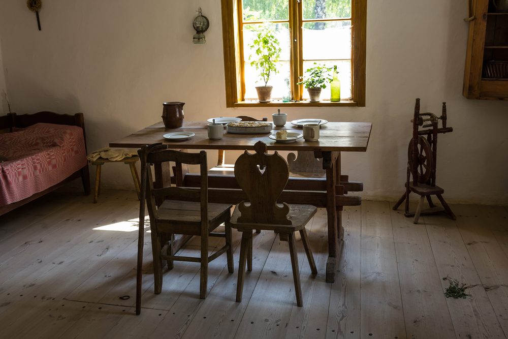 Farmhouse Primitive Furniture