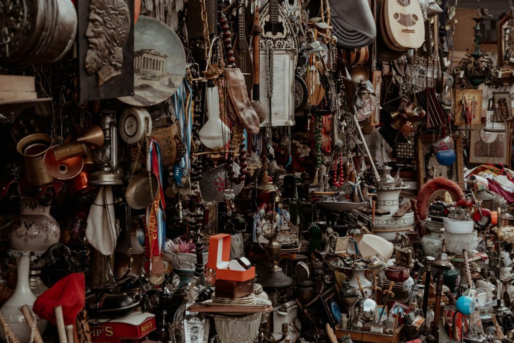 A room filled with lots of different types of items