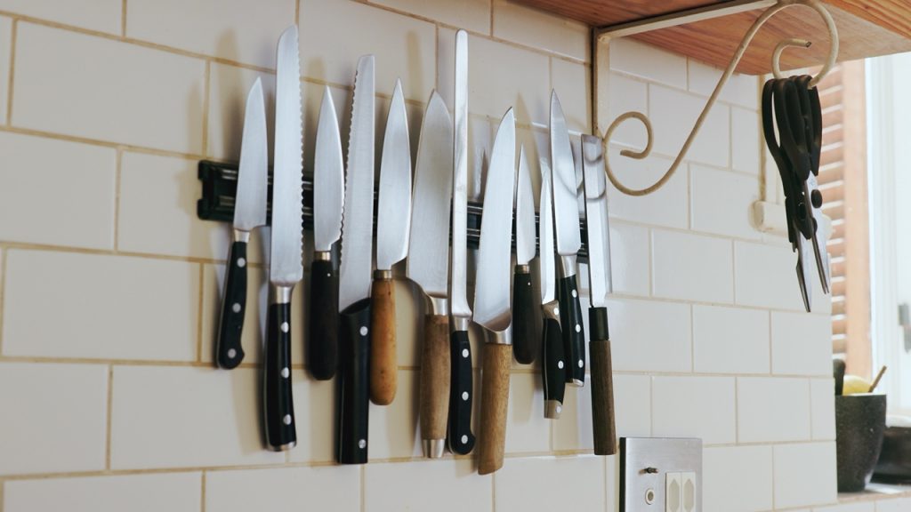 Magnetic knife strip