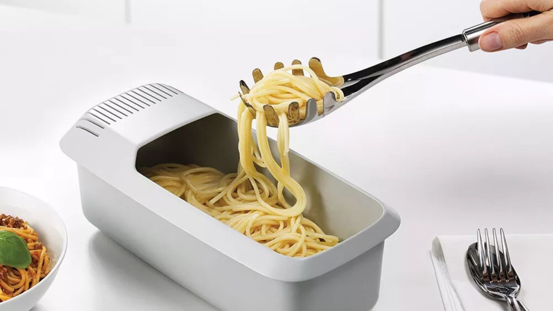 Microwave Pasta Cooker W/Strainer Heat Resistant Pasta Boat Spaghetti Noodle MG
