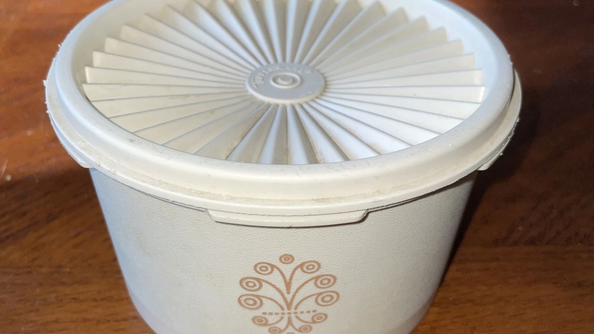Tupperware White