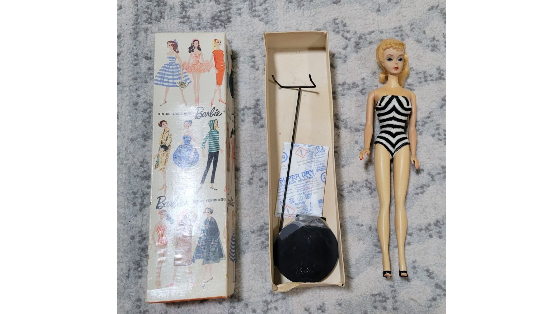 original vintage barbie doll 1959 with box, outfits, accessories
