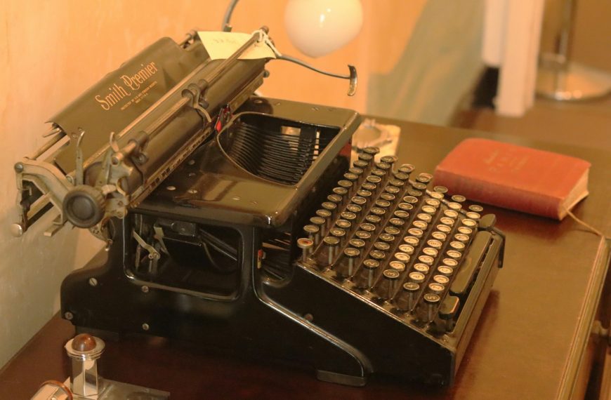 black typewriter
