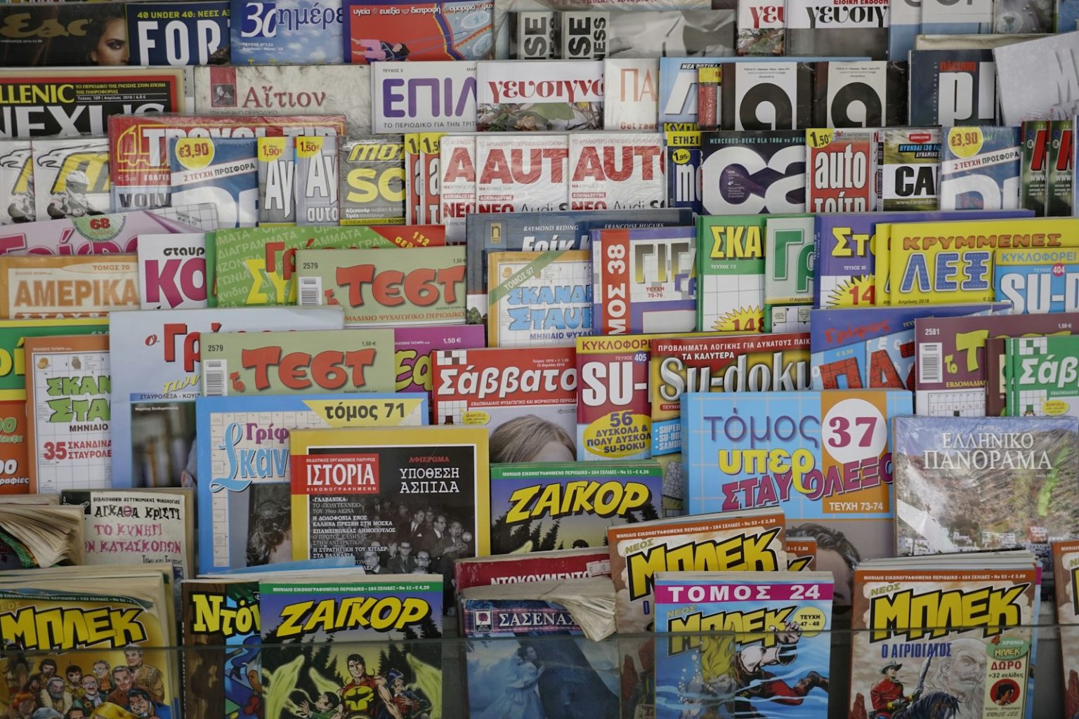5 Things You Keep That Make It Obvious You Have a Clutter Problem (And ...