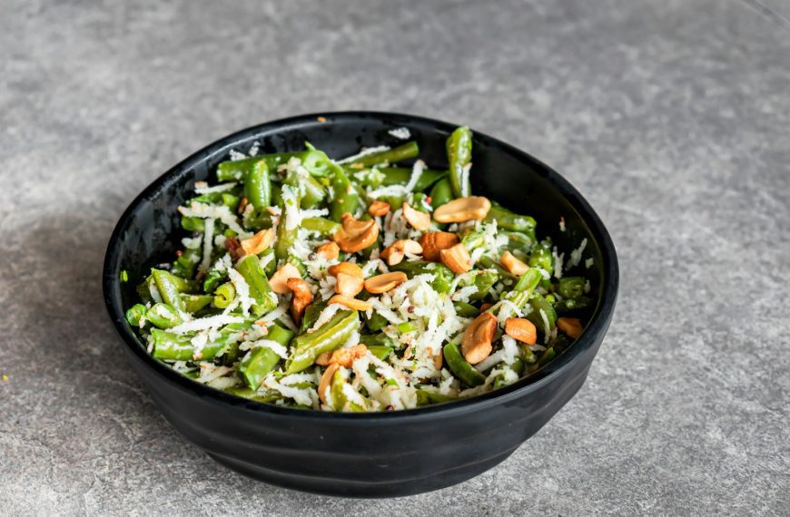 vegetable salad in black bowl