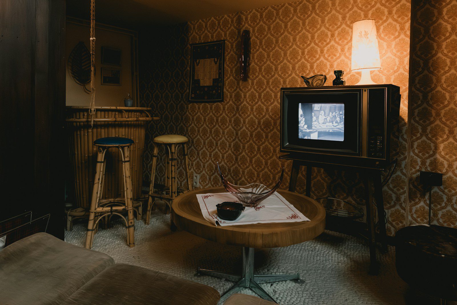 Retro living room with vintage television and bar